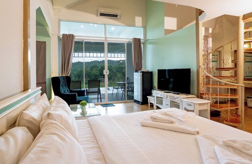 Sangkhla Buri Hotel | Samprasob Resort