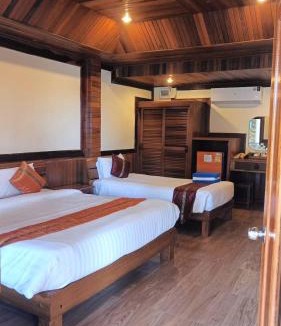 Khuk Khak Beach Resort | Sangsawan Palace Khaolak Resort