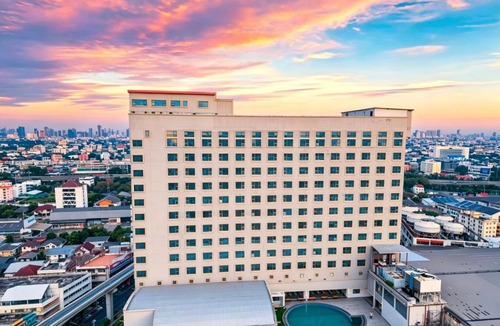 Wang Thonglang Hotel | Sarita Hotel Bangkok , Lat Phrao 83 BTS Station & Big C Ladprao