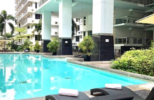 Khlong Toei Condo | SB Home 2BR Apartment 82spm, Sukhumvit/WIFI/TV/BIG POOL/BTS