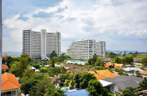 Jomtien Apartment | Sea-View Studio with Large Balcony - View Talay 5D