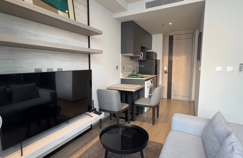 Pratumnak Hill Apartment | Seaview Beach Front Gem At A Great Price