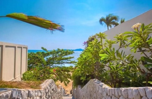 Pratumnak Hill Apartment | Secluded Private Pool Getaway - Majestic