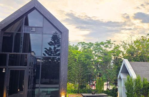 Sawang Daen Din Resort | See Stars & Forest Resort