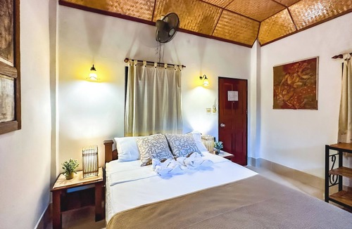 Chalong Hotel | Shanti Lodge Phuket