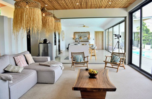 Bophut Hills Villa | Single-storey bophut sea-view villa with large infinity pool.