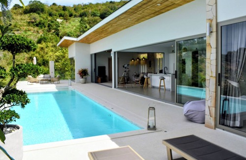 Bophut Hills Villa | Single-storey bophut sea-view villa with large infinity pool.