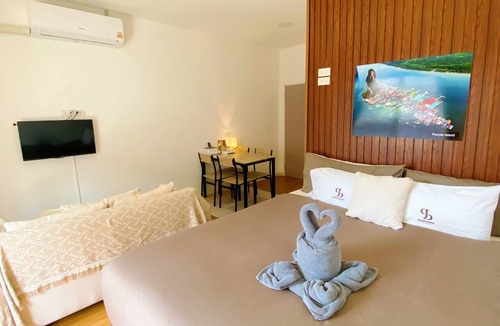 Patong Bed & Breakfast | SJ Beach House Patong