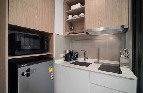 Laguna Condo | Skypark Aurora, Studio 1305 1A Deluxe