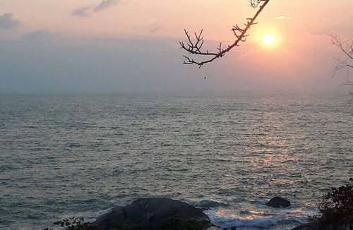Baan Tai House | Small bungalow with Seaview