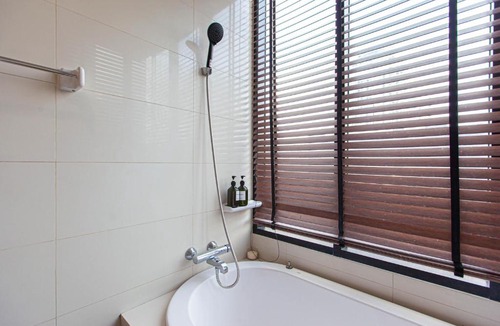 Ekkamai Apartment | Spacious 1 Bedroom Rooftop Pool BTS Thonglor