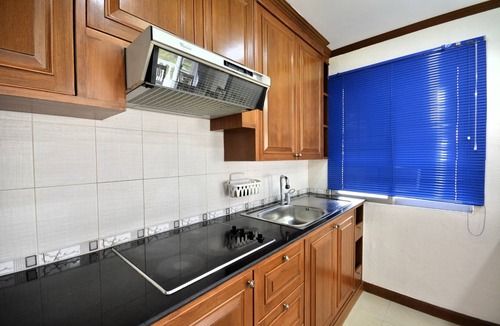 Na Kluea Apartment | Spacious Corner 1-Bedroom Condo with 2 Balconies - Baan Suan