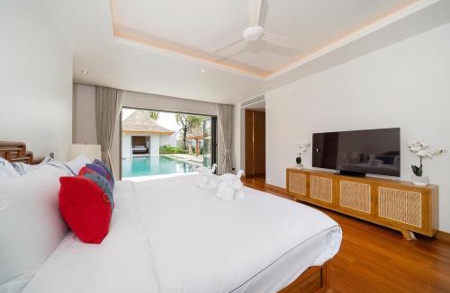 Thep Kasattri Villa | Spacious Mansion 4BR Villa Anchan V20 with 15m Private Pool in Gated Residence