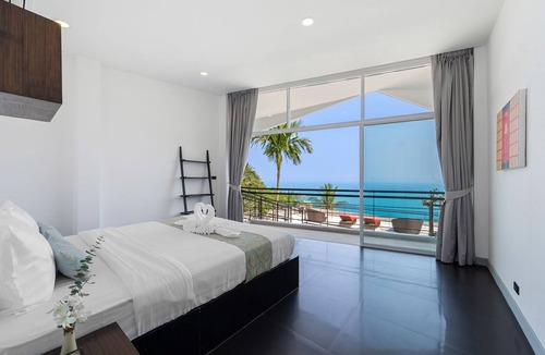 Lamai Villa | Spectacular Views: Kachamudee 5 BR Villa with Pool