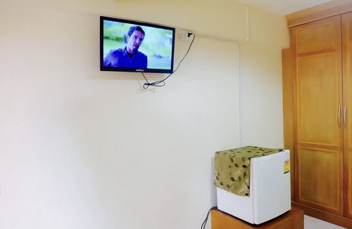 Sri Phum Apartment | Standard Room in Chiangmai