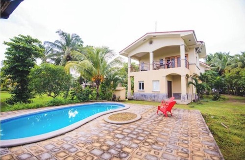 Aserradores House | Steps from the Boom Oceanview
