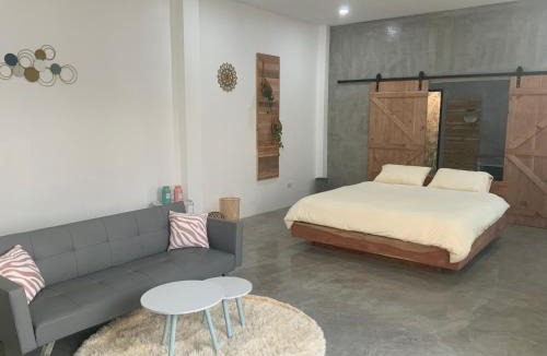 Thakhek Apartment | Studio Thakhek-private loft with terasse
