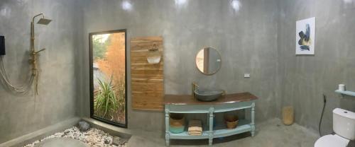 Thakhek Apartment | Studio Thakhek-private loft with terasse