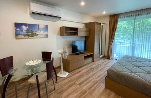Patong Condo | Stunning Studio Suite - Washer/Mountain View