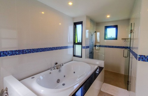 Ban Saiyuan Villa | Stunning Villa with 2BR Pool, few minutes drive to Naiharn Beach