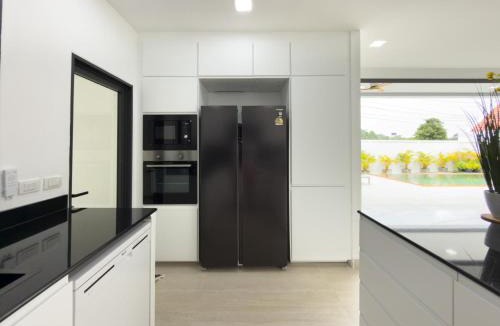 Chalong Villa | Stylish 3BR Pool Villa Lawan Villa (LWV1)