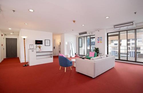 Ploenchit Apartment | Stylish Twin BR w Ensuite Bath & Relaxing Tub BTB7