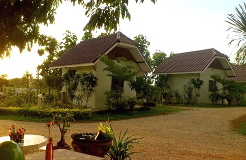 Wang Saphung Hotel | Suan Lamyai Resort