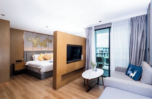 Rawai Apartment | Suite Aura 1BR | Pools|Gyms & Shuttle to Nai Harn