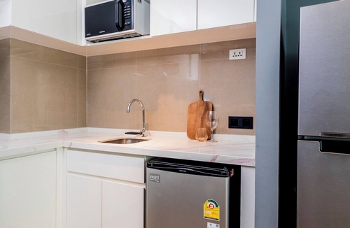 Rawai Apartment | Suite Elio 1BR | Pools|Gym & Shuttle to Nai Harn