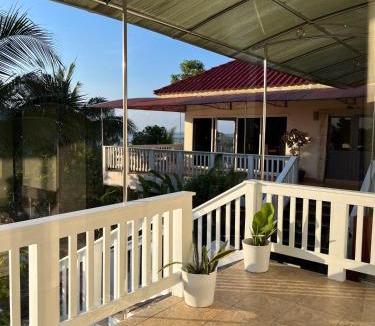 Sikao Villa | Sunny Hill House Ocean View Luxury Large Groups