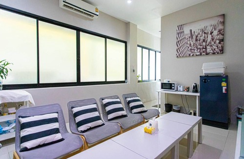 Patong Apartment | Sunny Studio in Heart of Patong (9 min to Beach)