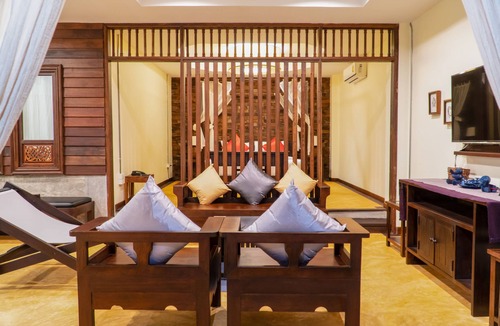 Wat Ket Hotel | Sunny V Hotel