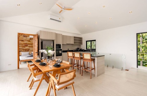 Maret House | Sunrise Hill Amazing Seaview 4br private pool