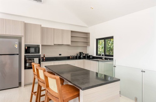 Maret House | Sunrise Hill Amazing Seaview 4br private pool