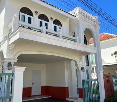Koh Kaew Villa | Supicha86 Sino ko kaeo Modern Private 3BR 3BA Villa