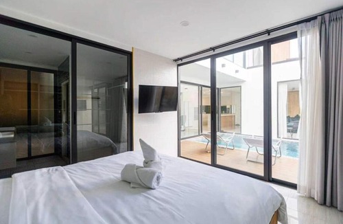 South Pattaya Villa | SuSu Villa 4BR KTV Terrace Swimming Pool Near walking street