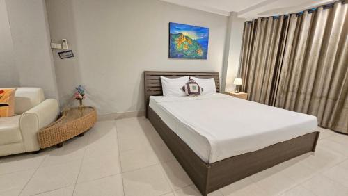 Sri Phum Hostel | Take time house