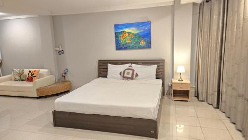 Sri Phum Hostel | Take time house