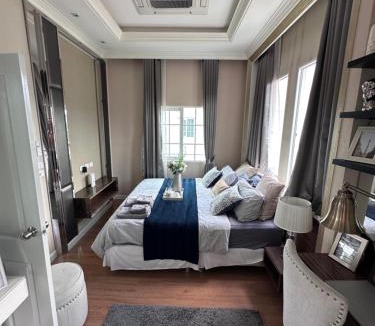 Dok Mai Apartment | Thai Family Home