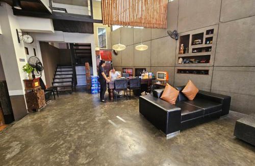 Nanai Road Apartment | The Album Loft