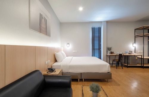 Talat Yai Hotel | The Arbern Hostel x Bistro