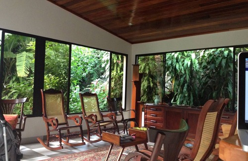 Managua Villa | The Artist's Garden, Charming 2BR Casita And Studio