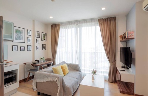 Chang Khlan Apartment | The Astra Big Balcony suite