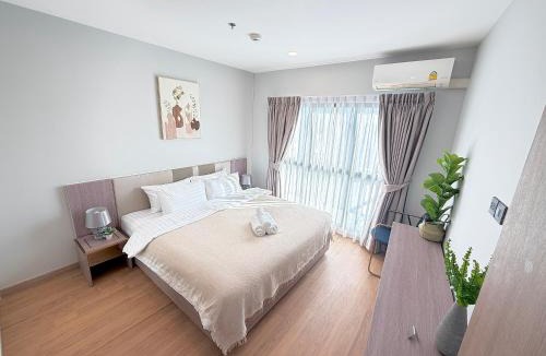 Chang Khlan Apartment | The Astra SkyRiver Luxury Condo with Rooftop Swimming Pool and Gym