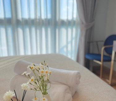 Chang Khlan Apartment | The Astra SkyRiver Luxury Condo with Rooftop Swimming Pool and Gym