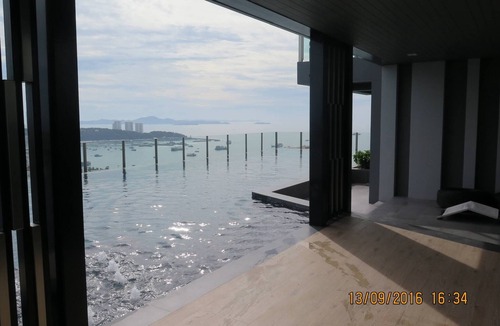 Central Pattaya Condo | The Base Central Pattaya - 1 bdr Condo with pool