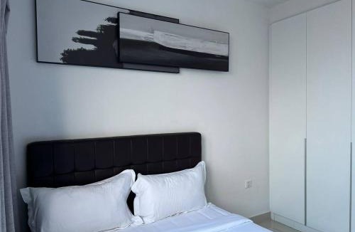 Chamkar Mon Apartment | The Bridge Residence, Multi-Apartment by Emma