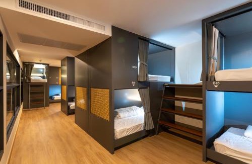 Pom Prap Sattru Phai Hotel | The Chedee Krungthep