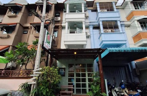 Old City Bed & Breakfast | The Commonroom CNX