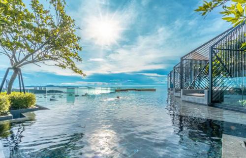 Pattaya Bay Apartment | The Edge Central Pattaya SeaView